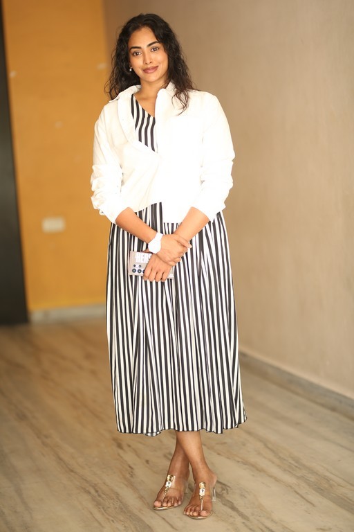 Kamakshi Bhaskarla Phptos