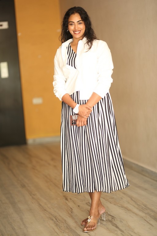Kamakshi Bhaskarla Phptos