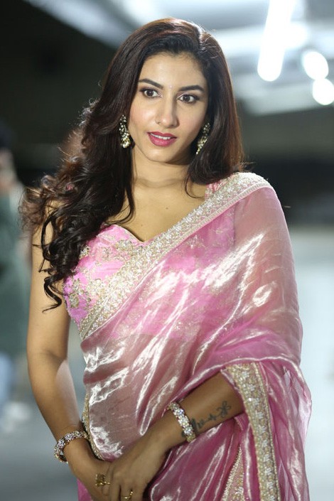 Vishnu Priya Bhimeneni Photos