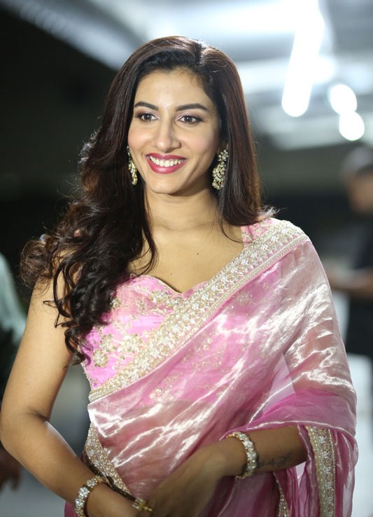 Vishnu Priya Bhimeneni Photos