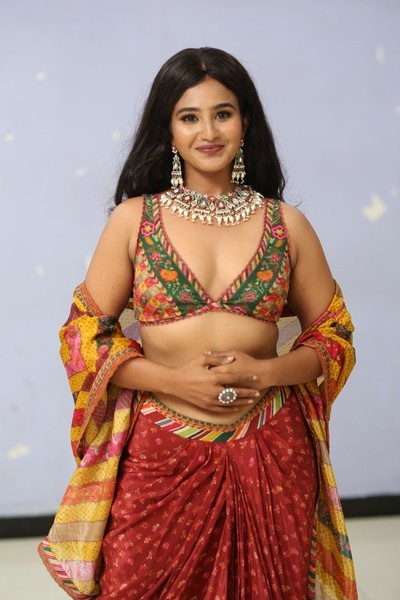 Yashna Muthuluri Photos