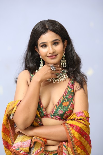 Yashna Muthuluri Photos