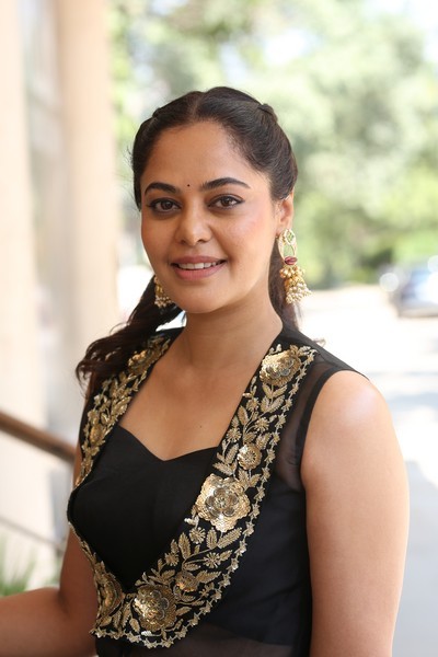 Bindu Madhavi Photos