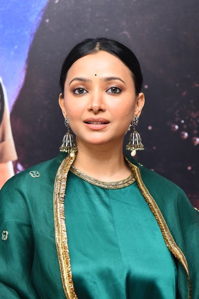Swetha Basu Prasad Photos