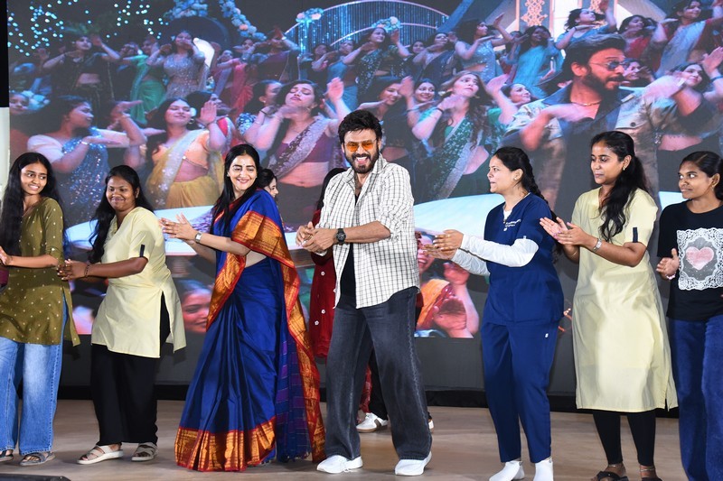 Adarsha Kutumbam Movie Trailer Launch Photos