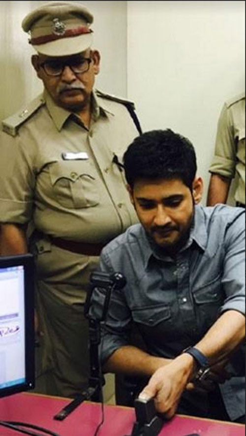 mahesh babu,nine sentiment,mahesh babu new car,mahesh babu at khairatabad rto office  మహేష్..మొత్తం నైన్ మయం..!