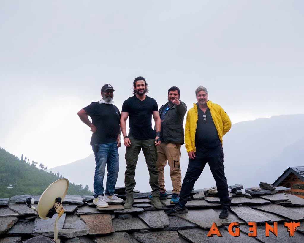 akhil akkineni,surender reddy,anil sunkara,agent movie,agent shooting in manali  ఏజెంట్ షూటింగ్ అప్ డేట్