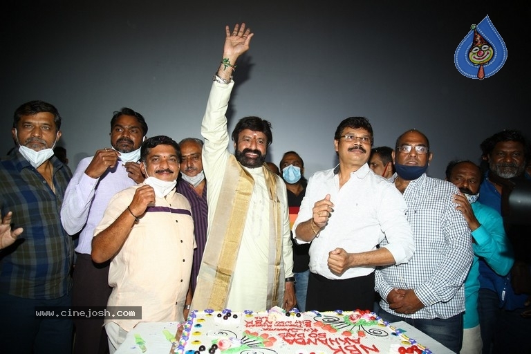 akhanda movie,balakrishna,balakrishna akhanda,boyapati,miryala ravindra reddy,akhanda movie 50 days celebrations  అఖండ విజయం ఎన్ఠీఆర్ కి అంకితం 