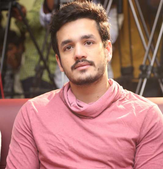 akhil  అభిమానులని డిస్పాయింట్ చేసిన అఖిల్