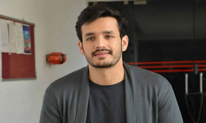 hero akhil,next movie,geetha arts banner,allu aravind  చైతూకి హిట్టిచ్చాడు.. మరి అఖిల్‌కి..?