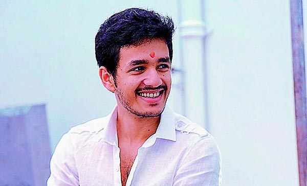 akhil,nithin,sudhakar reddy,sayesh saigal,ram charan  అఖిల్‌ సినిమాకు డేట్‌ ఫిక్సయిందా?