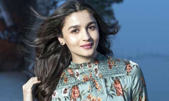 rrr heroine,kalank movie,kalank result,alia bhatt,flop movie  RRR భామకి అక్కడ ప్లాప్..!