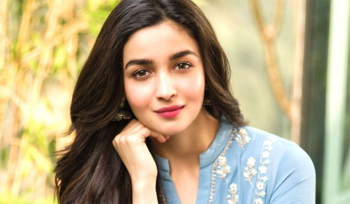 alia bhatt,rajamouli,shooting,corona effect,rrr movie  అలియా భట్ అందుకు రెడీగా లేదంట!