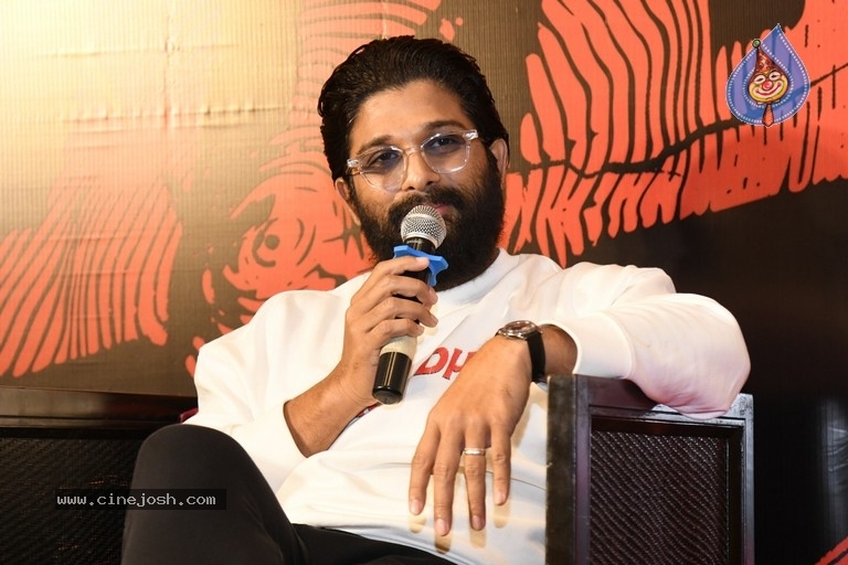 allu arjun,pushpa movie,allu arjun solo press meet,pushpa pan india movie rpess meet,pushpa chennai press meet,pushpa hyderabad press meet  అల్లు అర్జున్ సోలో కష్టాలు