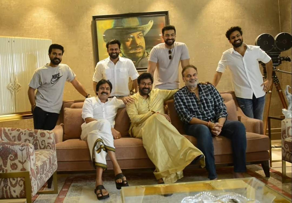 mega heroes,allu arjun,megastar chiru,chiranjeevi,ram charan,pawan kalyan,naga babu,varun tej,vaishnav tej,sai tej  అరరే.. అల్లు అర్జున్ మిస్ అయ్యాడే 