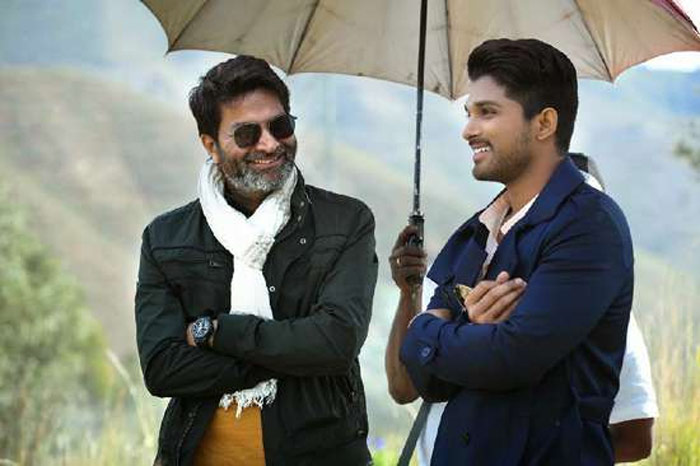 allu arjun,venkatesh,combo movie,trivikram srinivas direction,aravinda sametha  ‘అరవింద సమేత’ కోసం అల్లుఅర్జున్ వెయిటింగ్!