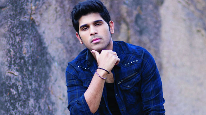 allu sirish,inspiration,chiranjeevi,fans,selfie   ఈ సంగతి మీ అన్నకు చెప్పు శిరీష్‌!