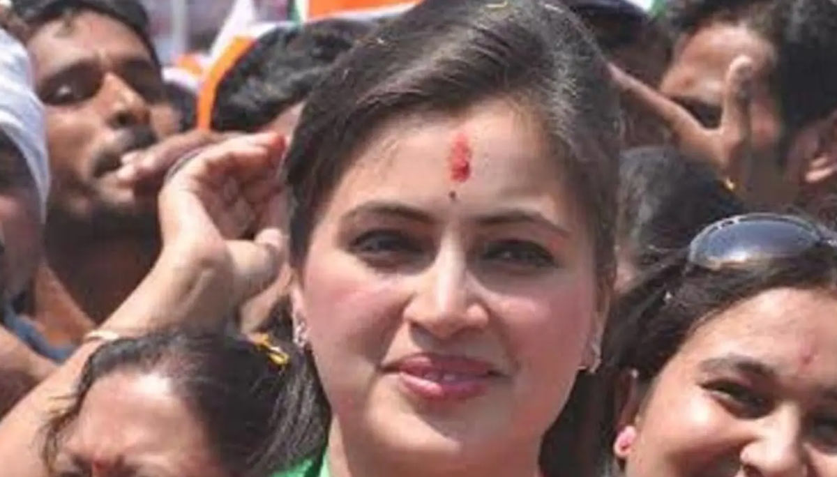 navneet kaur,mp navneet kaur,supreme court  సుప్రీం కోర్టుకి వెళ్తా అంటున్న నటి, ఎంపీ