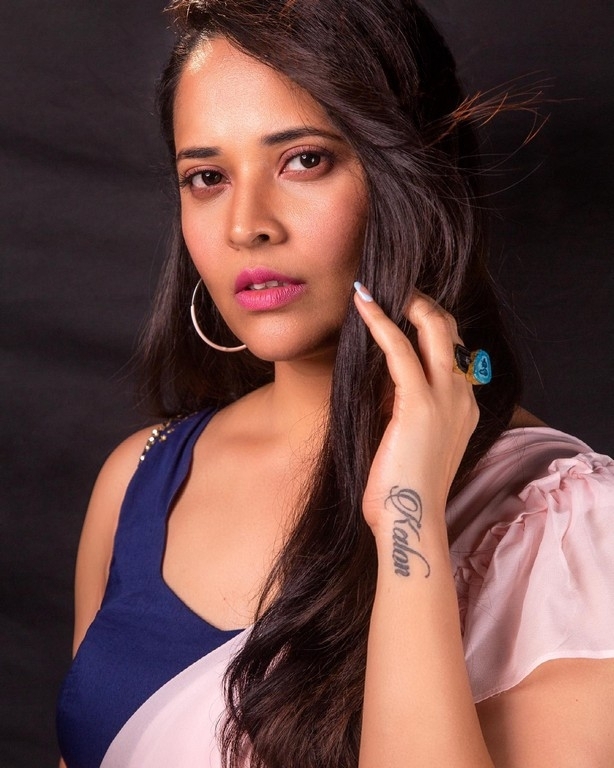 Anasuya Bharadwaj Joins The Sets Of Pushpa Pan India Film పుష్ప షూట్ లోకి జబర్దస్త్ ఎంట్రీ