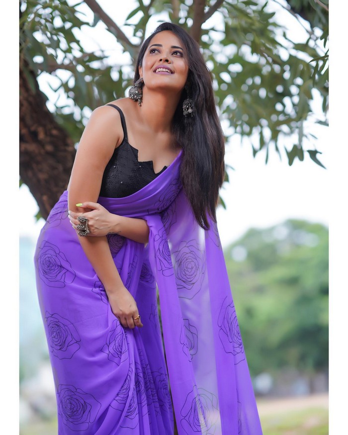 anasuya bharadwaj,anasuya bharadwaj new photos,anasuya bharadwaj stills,anasuya bharadwaj new pics  అనసూయ జబర్దస్త్ సారీ పిక్స్ 