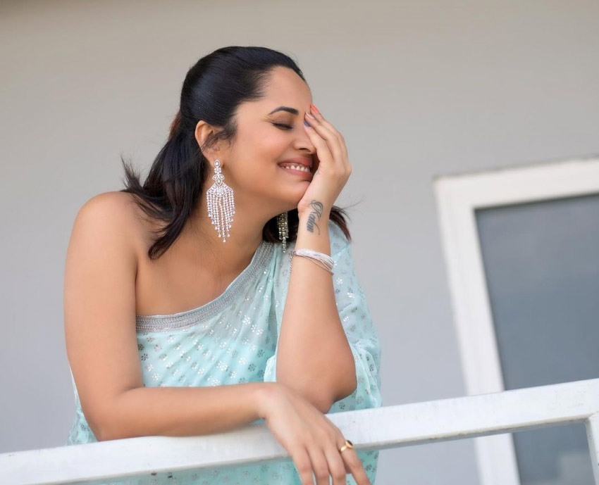 anasuya,jabardasth comedy show,jabardasth,manjusha,rashmi  అనసూయ ప్లేస్ లో ఎవరొస్తారో?