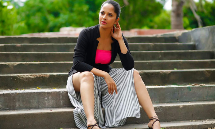 anasuya,pushpa,out,anchor anasuya,rangasthalam,sukumar,allu arjun  అనసూయకి షాకిచ్చిన ‘పుష్ప’