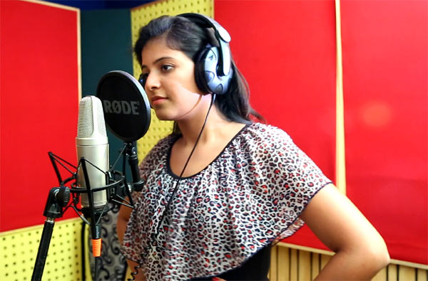 anjali,chitrangadha movie,anjali sings song in chitrangadha movie,ashok director  అంజలి కూడా సాంగేసుకుంది!