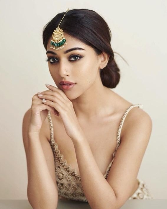 anu emmanuel,anu emmanuel latest glamorous photoshoot,anu emmanuel news,anu emmanuel latest glamorous photos  ఈ గ్లామర్ ఏమైనా హెల్ప్ చేస్తుందా 