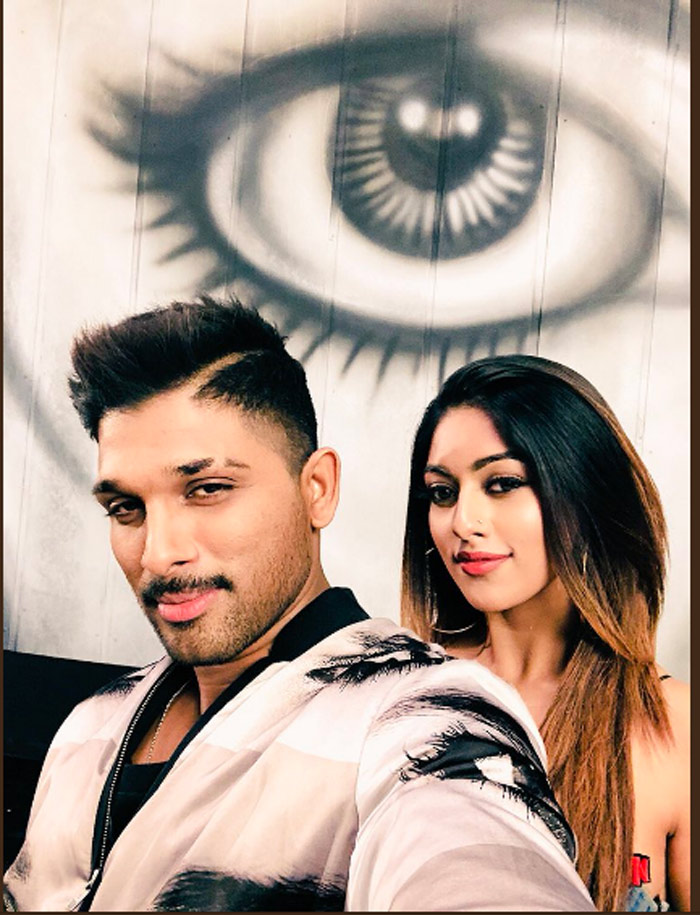 allu arjun,anu emmanuel,selfie,naa peru surya,social media  బన్నీ.. ఆమె కోరికను తీర్చేశాడు..!