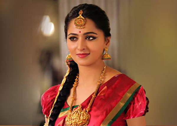 anushka,ali,anushka denies ali comments,anushka,size zero,bahubali  లైట్ తీస్కోమ‌న్న అనుష్క‌..! 