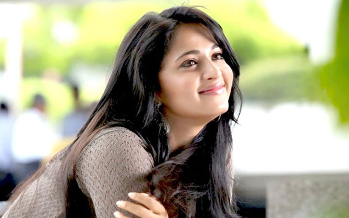 anushka,uv creations banner,lady oriented movie,bhagamatie  మరో సినిమాకి అనుష్క గ్రీన్‌సిగ్నల్..!