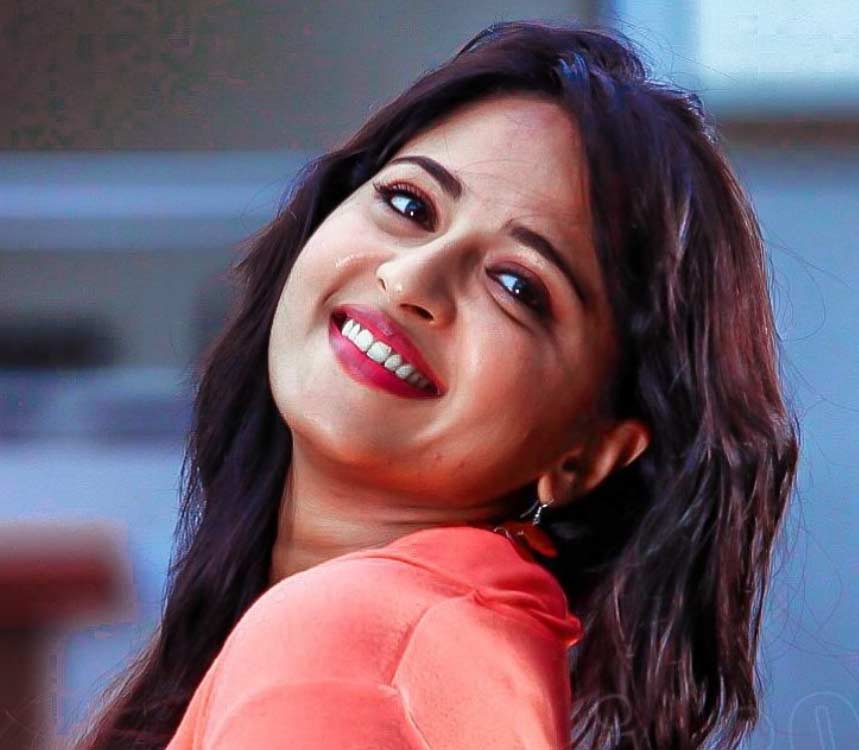 anushka  అనుష్క పట్టించుకోవడం లేదా.. లేదంటే..!