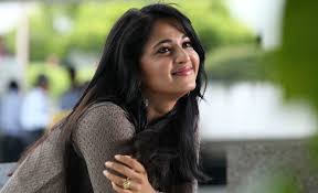 anushka,suryaprakash rao,anaganaga oka dirudu,bahubali  మరో హీరోయిన్‌ ఓరియెంటెండ్‌ మూవీలో అనుష్క..!!