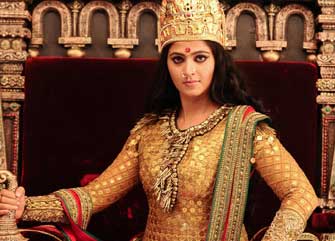 anuska,rudramadevi,release date,re recording  ‘రుద్రమదేవి’ కష్టమే అంటున్నారు!