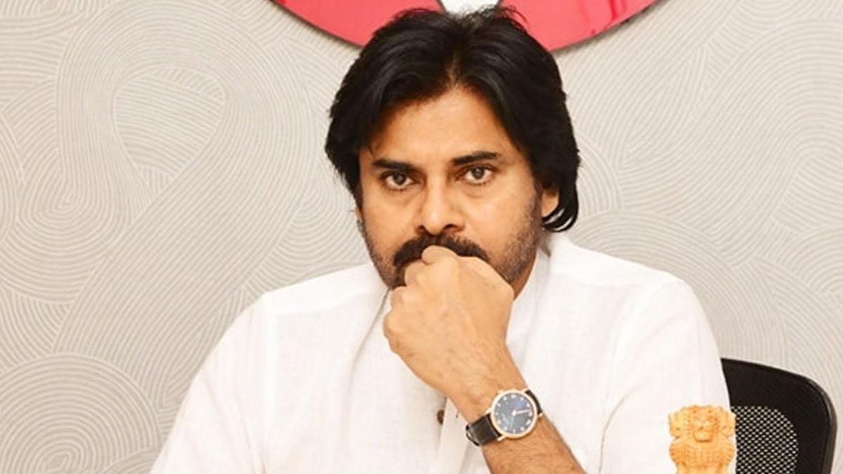 pavan kalyan,sai tej  పవన్ కి రీమేక్ లు బెటరేమో