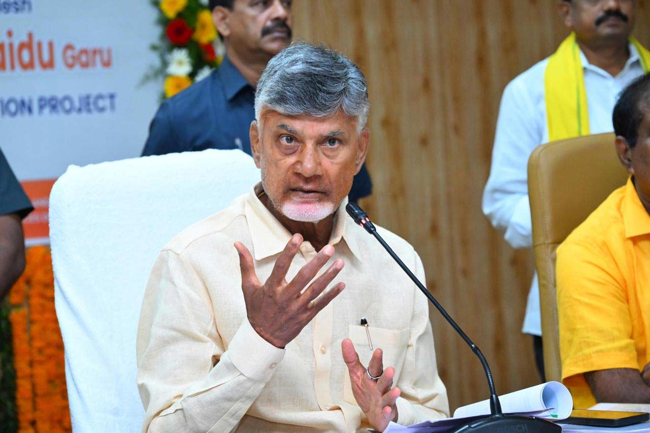 chandrababu naidu  చంద్రబాబు దెబ్బకు భయపడిపోతున్నారే!