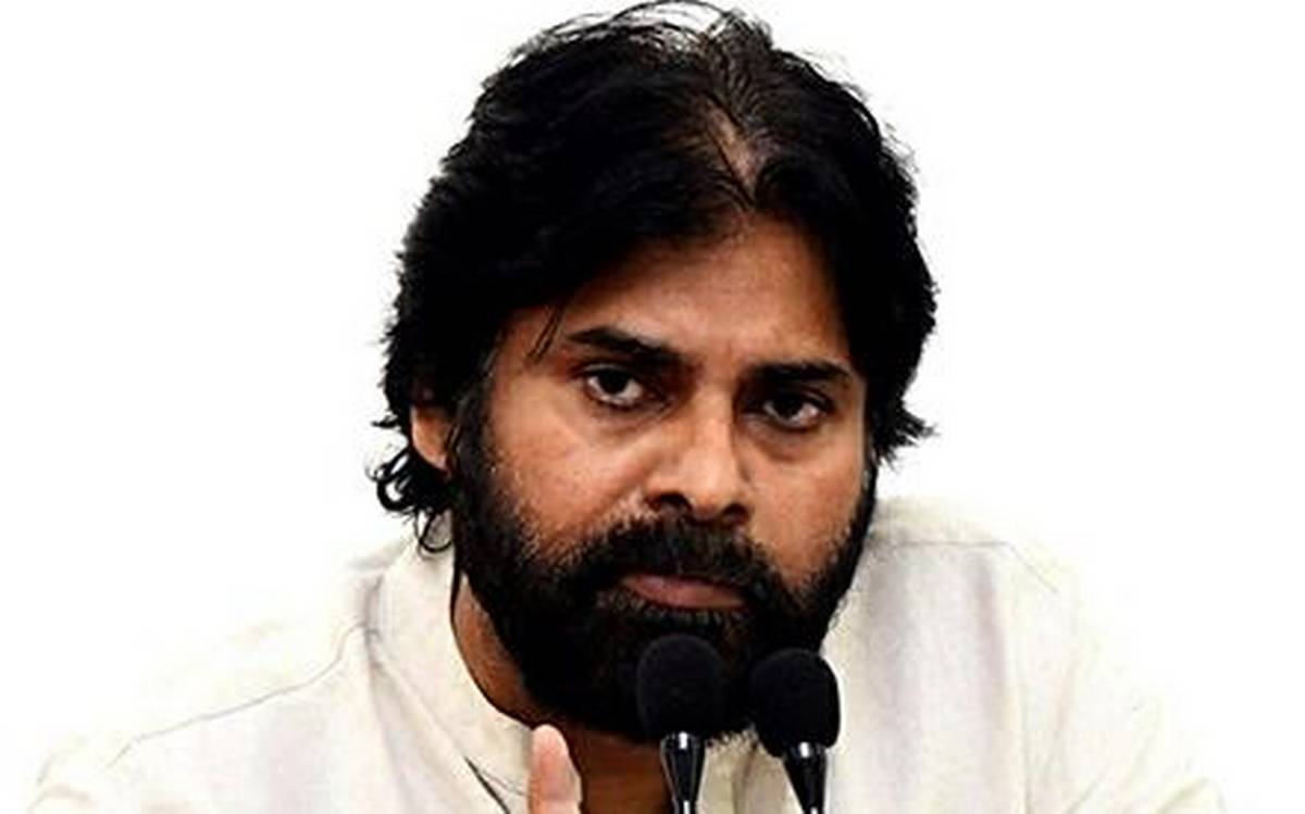 pawan kalyan,vakeel saab,ayyappanum koshiyum,powerful flashbacks  పవన్ కోసం ఏమైనా చేస్తారా?