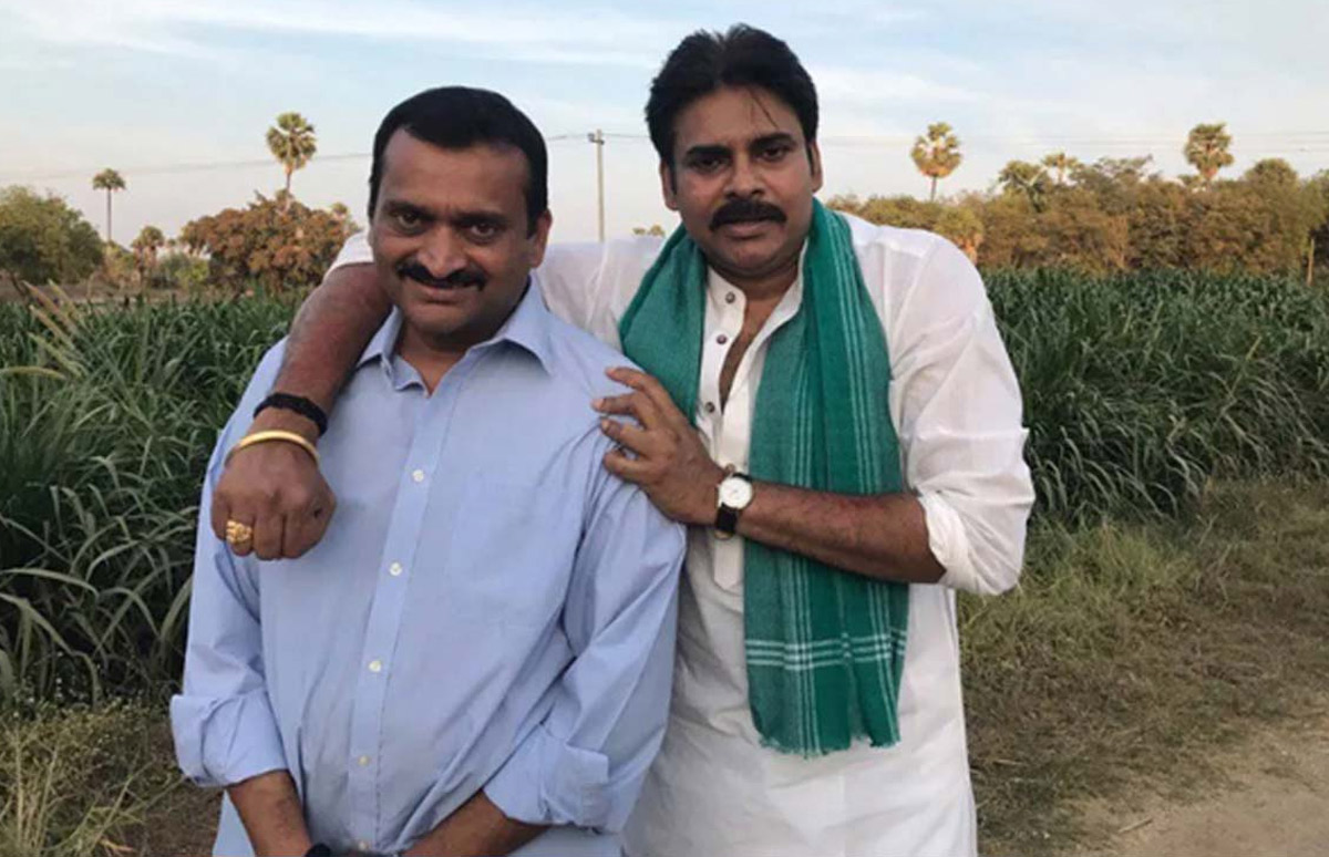 pawan kalyan,bandla ganesh,greetings,power star  బండ్లన్న విషెస్ వచ్చేశాయ్.. 