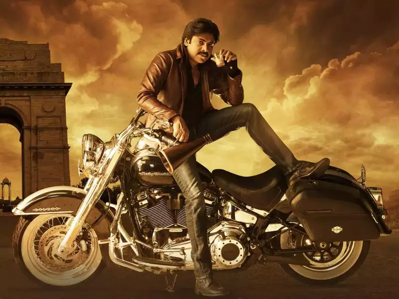 bhavadeeyudu bhagat singh,pawan kalyan,chiranjeevi,harish shankar,hero change,mega fans  ‘భవదీయుడు భగత్‌సింగ్’‌.. హీరో ఛేంజ్!