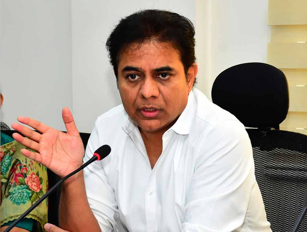 ktr sirisilla  KTR కంచుకోటకు బీటలు వారుతున్నాయా?