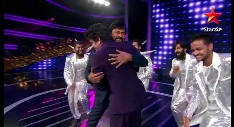 bigg boss,bigg boss grand finale,chiranjeevi,nagarjuna,highlights  అబ్బ చిరు అరిపించాడుగా..!