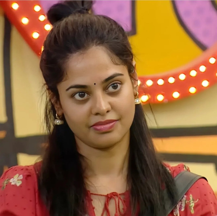 bindu madhavi,bigg boss,bigg boss non stop,bindu madhavi hashtag,twitter  బిగ్ బాస్: నేషనల్ వైడ్ గా ట్రెండ్ అవుతుంది 