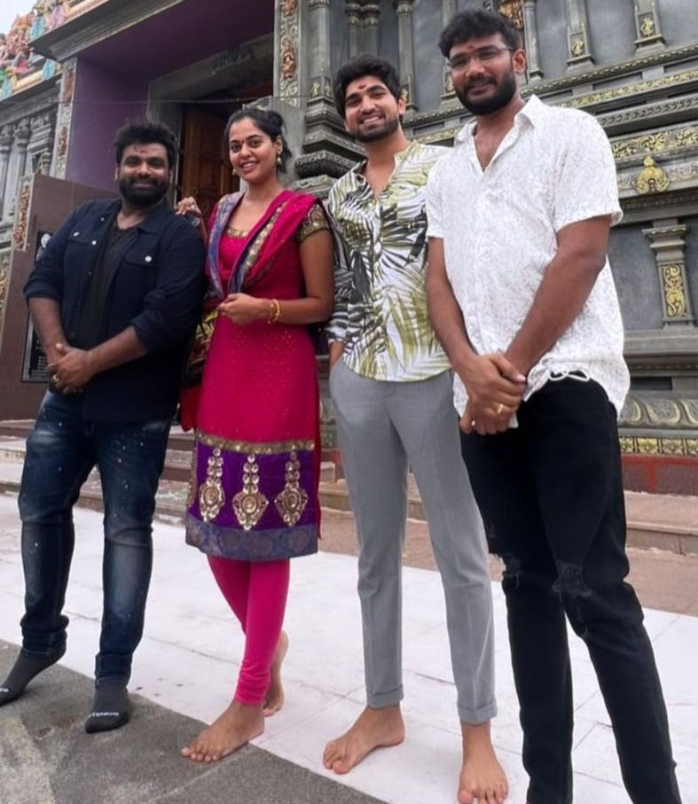 bigg boss,bigg boss ott winner,bindu madhavi,anchor shiva,rj chaitu,anil,temple  ఆధ్యాత్మికంలో బిగ్ బాస్ విన్నర్ 