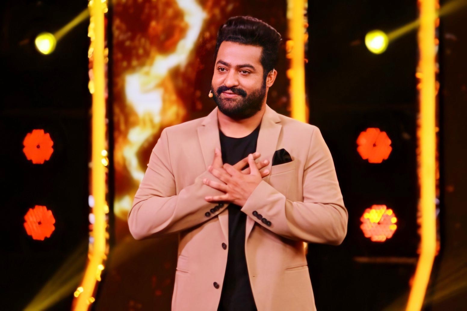 jr ntr  ఎన్టీఆర్ ఫాన్స్ కి బిగ్గెస్ట్ సర్ ప్రైజ్