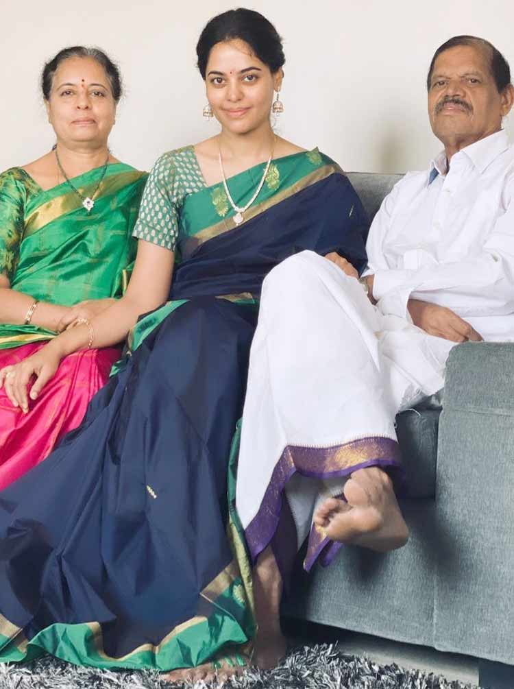 bindu madhavi,bindu madhavi wedding,big boss winner,bindu madhavi father  బిందు మాధవి పెళ్లిపై ఆమె తండ్రి కామెంట్స్