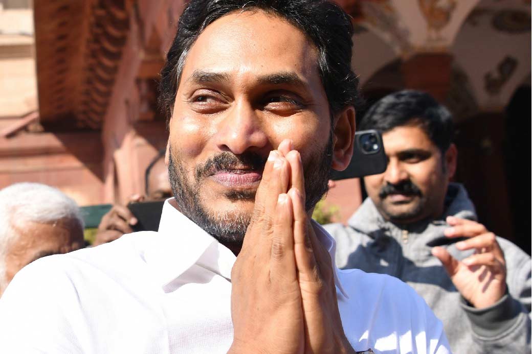 jagan  మరి బాబు-పవన్ హైదరాబాద్ వెళ్ళినప్పుడు.. 