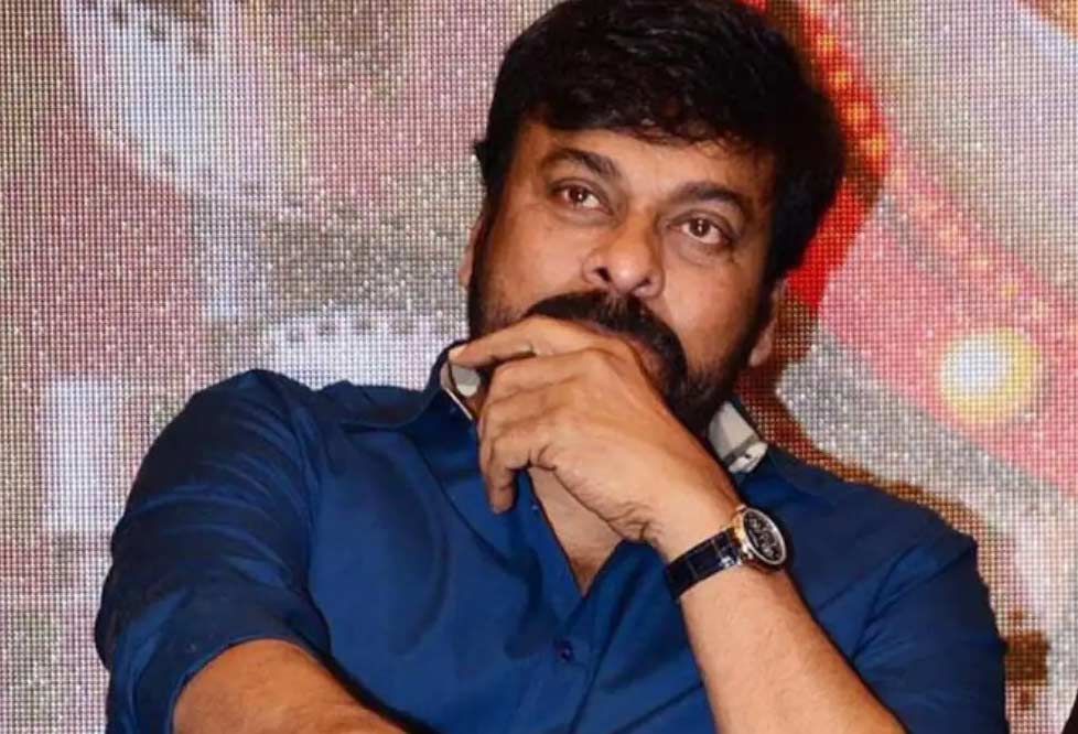 chiranjeevi  మెగాస్టార్ నే బెదిరిస్తున్న బ్లూ మీడియా 