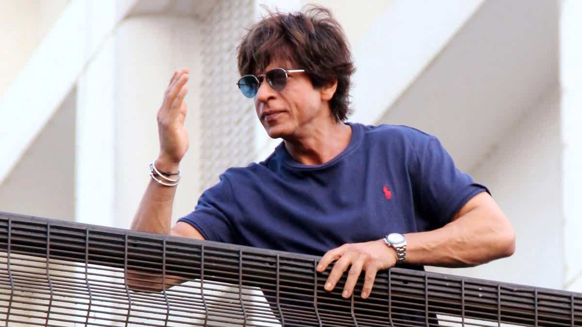 shah rukh khan  హాస్పిటల్ లో చేరిన షారుఖ్ 