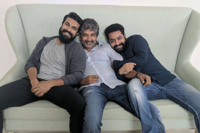 rajamouli,ram charan,ntr,multistarrer,bollywood,heroines  ఎన్టీఆర్, చరణ్ కి బాలీవుడ్‌ హీరోయిన్స్‌!