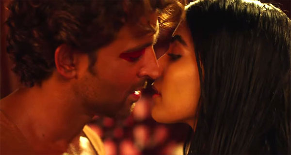 bollywood,mohenjo daro,hrithik and pooja hegde,liplock,censor board,supreme court  ఇక బాలీవుడ్‌లో ఎక్స్‌ఫోజింగ్‌ని ఆపేదెవరు?! 